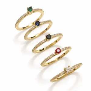 Anel Delicado com Zircônias e Pedra Colorida