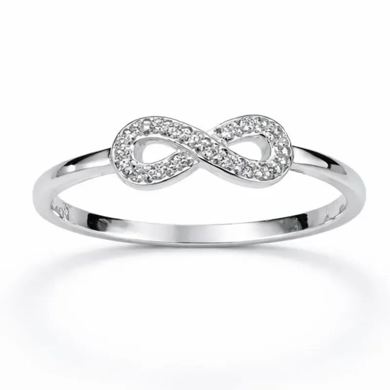 Anel em Prata 925 Infinito com Zircônias