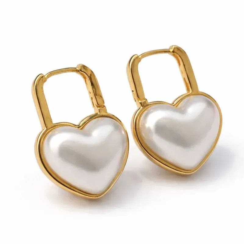 Brinco Coração com Pérola