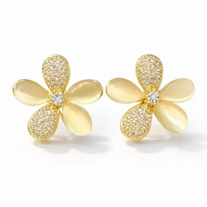 BRINCO FLOR COM ZIRCONIAS