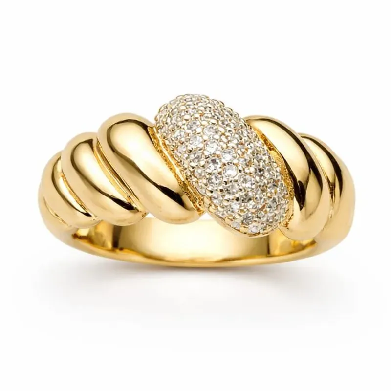 Anel Banhado a Ouro com Detalhe Cravejado.