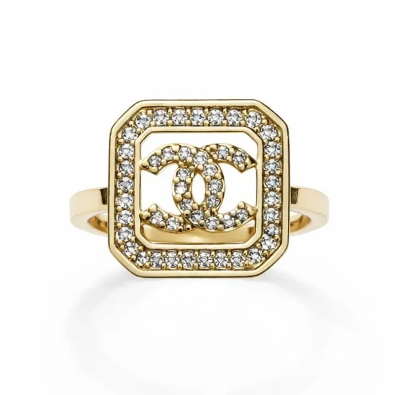 Anel Quadrado Cravejado com Zircônias.