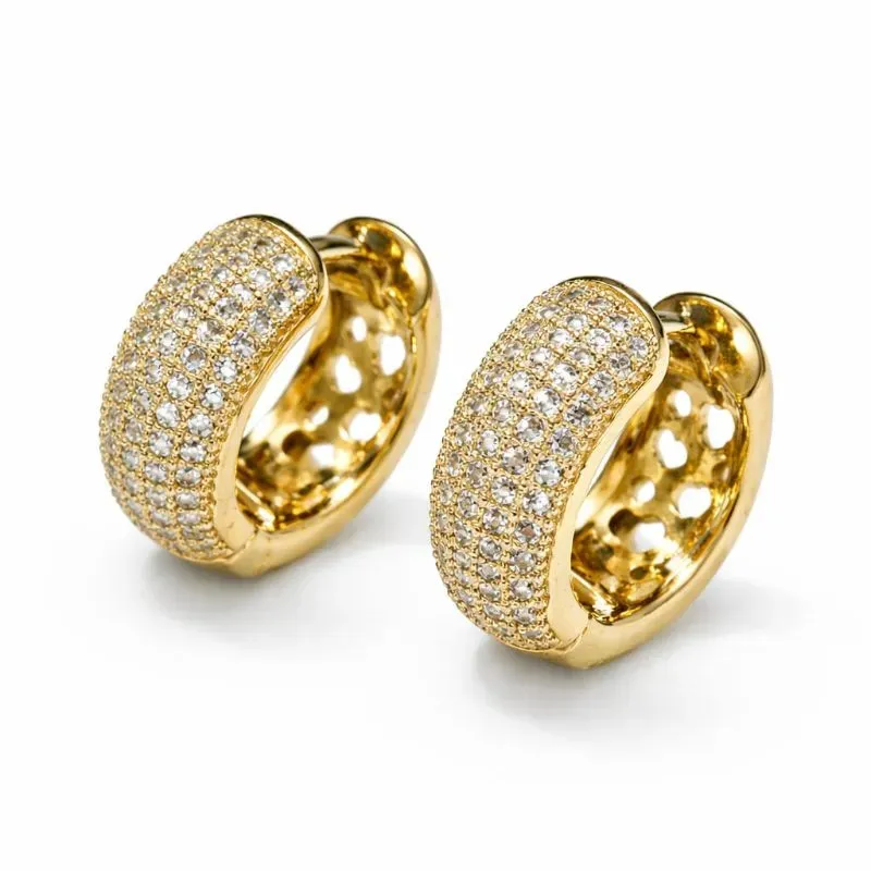 Argola Pequenas Cravejadas com Zircônias.