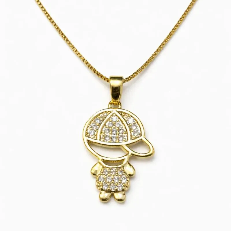 Colar Menino Cravejado com Boné