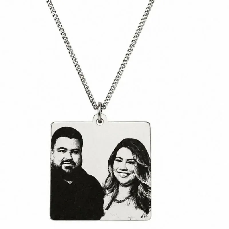 Colar Personalizado Quadrado 2cm x 2cm Banhado a Prata.
