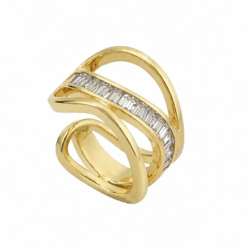 Piercing Fake Cravejado Dourado.