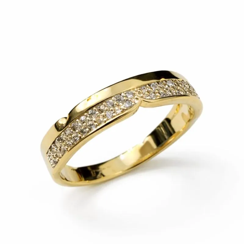 Anel Elegante com Zircônias Cravejadas