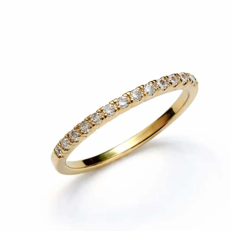 Anel Meia Aliança Cravejado