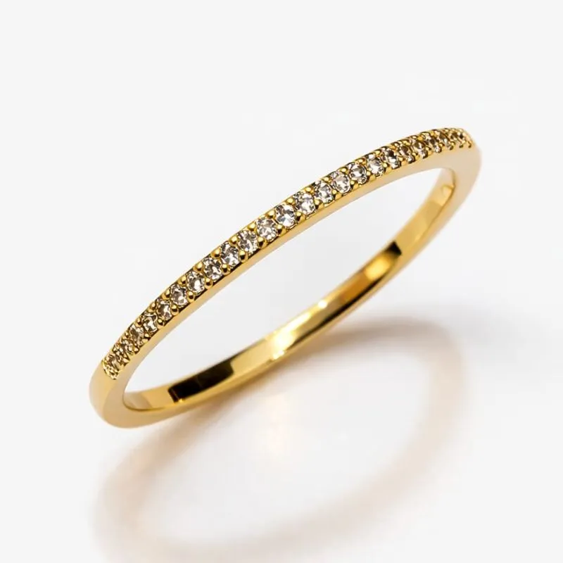 Anel Meia Aliança Cravejado com Zircônias