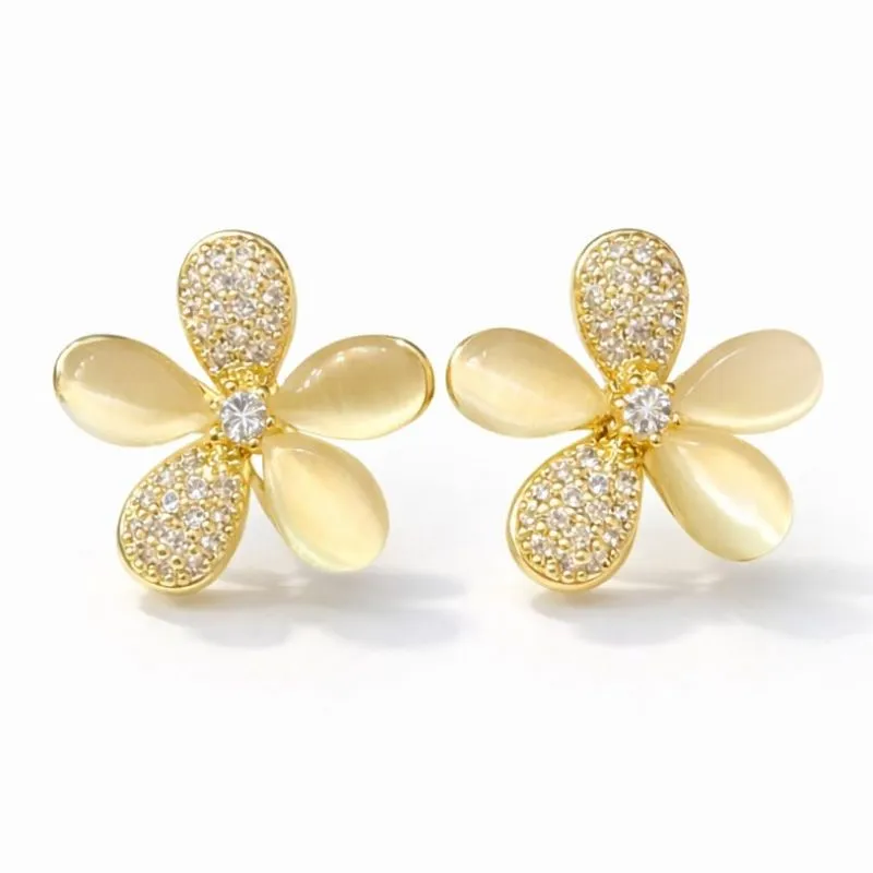 BRINCO FLOR COM ZIRCONIAS