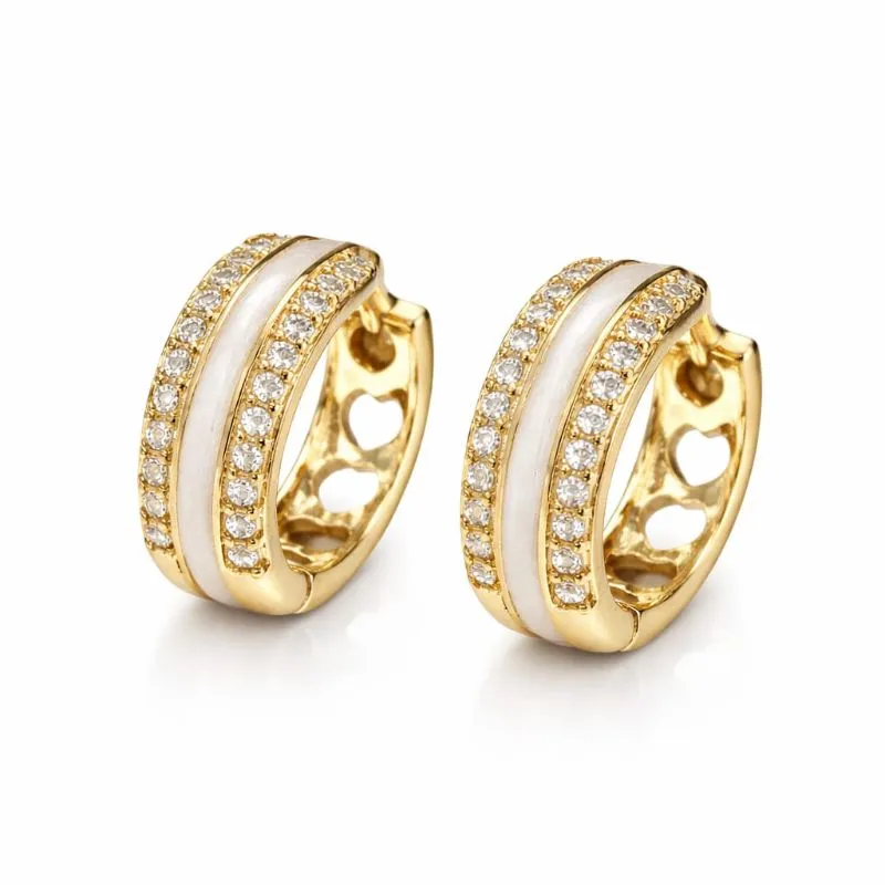 Argola Pequena com Filete Branco.