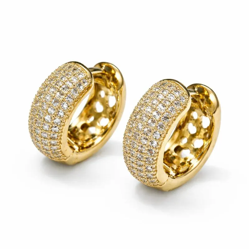 Argola Pequenas Cravejadas com Zircônias.