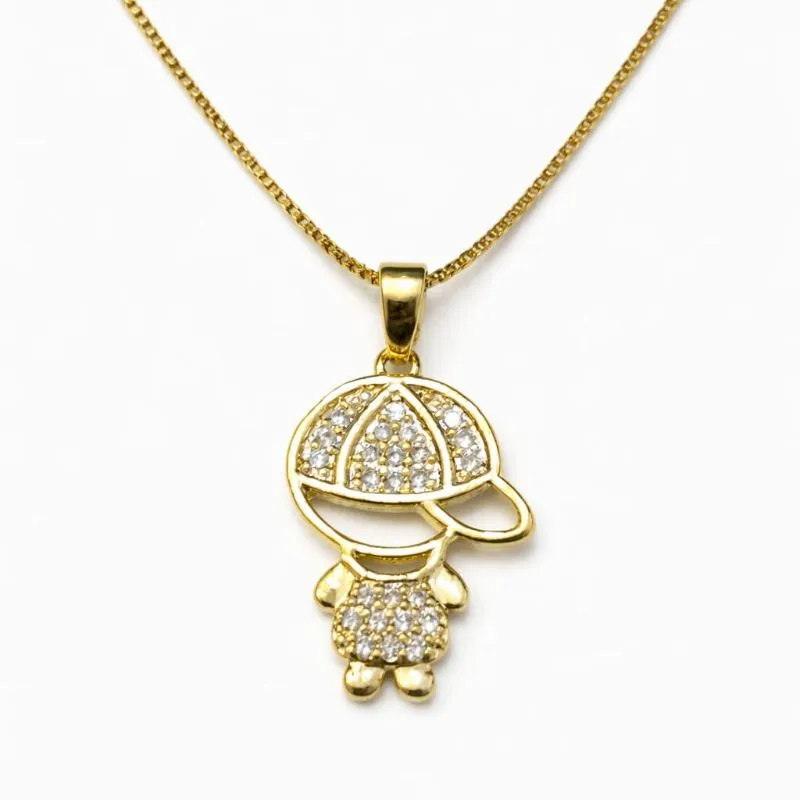 Colar Menino Cravejado com Boné