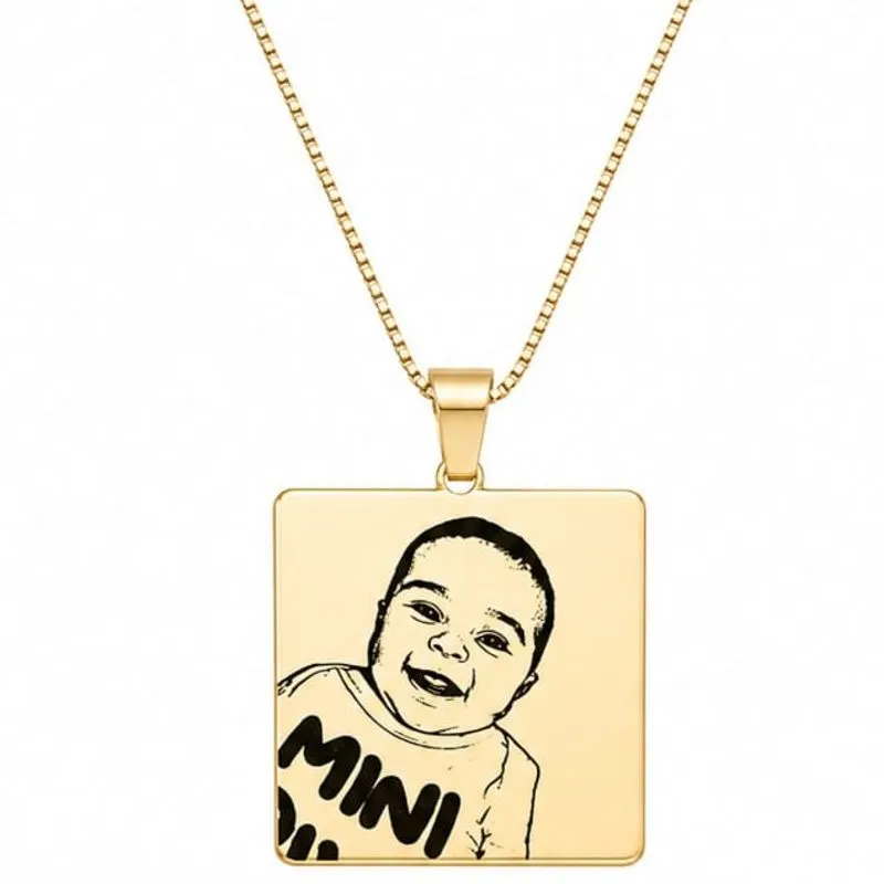 Colar Personalizado Quadrado Banhado a Ouro.