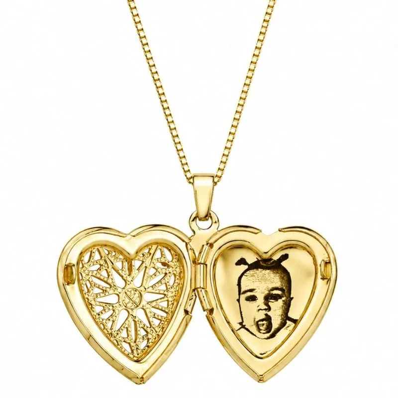 Colar Relicário Personalizado com Foto  Banhado a Ouro.