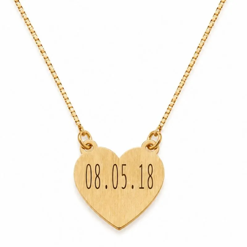Colar Personalizado Coração com Gravação 1,4 cm de largura e 1,3 cm de comprimento