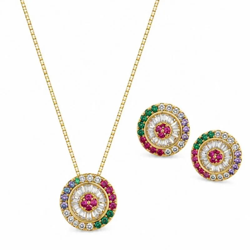Conjunto Redondo Colorido Cravejado Banhado a Ouro 18k.