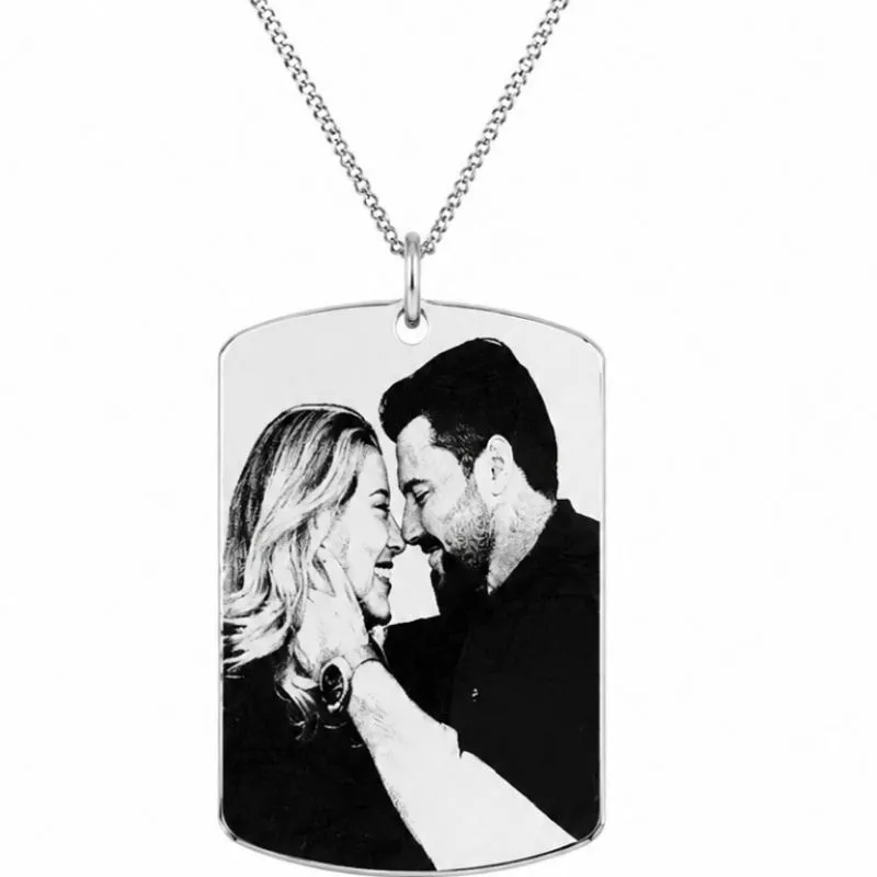 Colar Personalizado Retangular com Pontas Arredondadas 2,9cm x 3cm.
